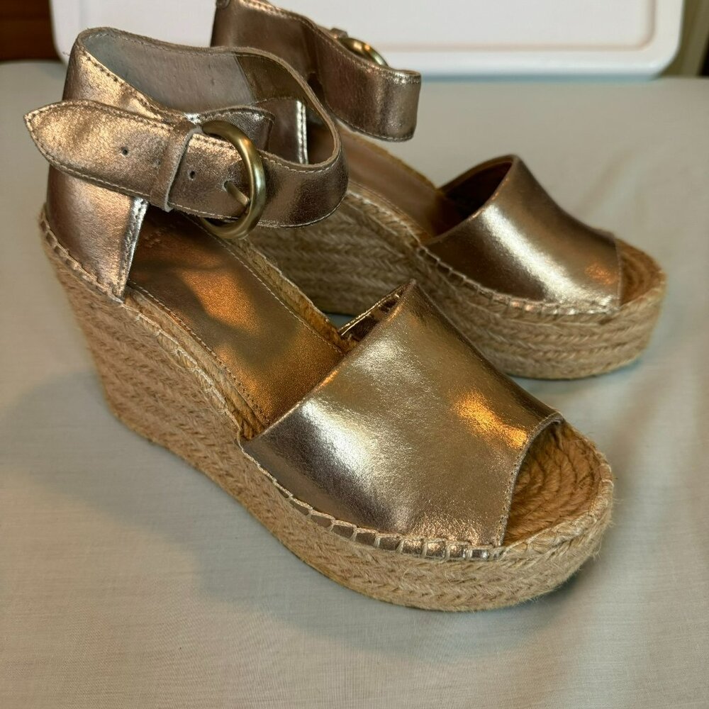 Metallic gold Marc Fisher Wedge